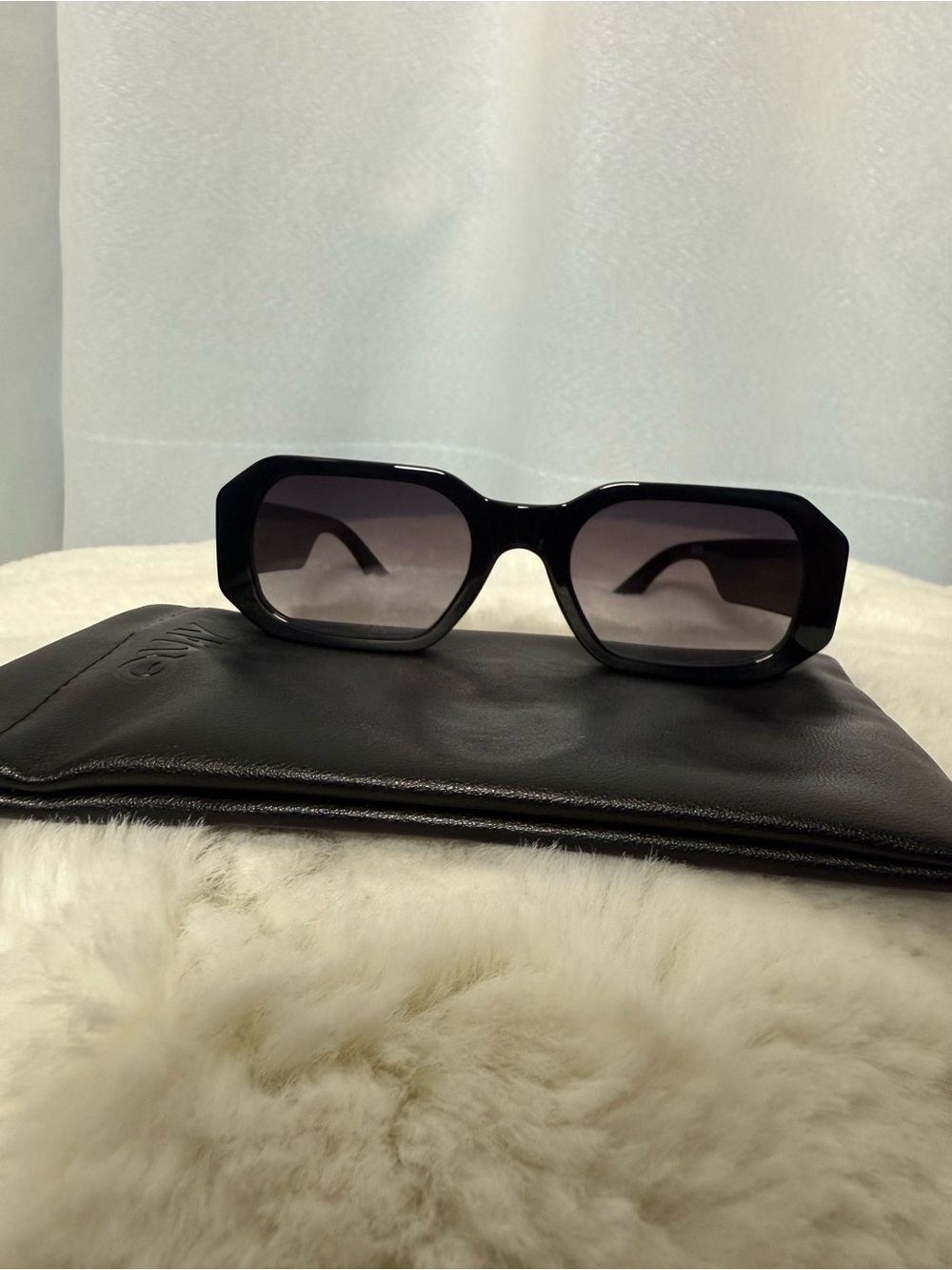 Quay women’s sunglasses Hyped up